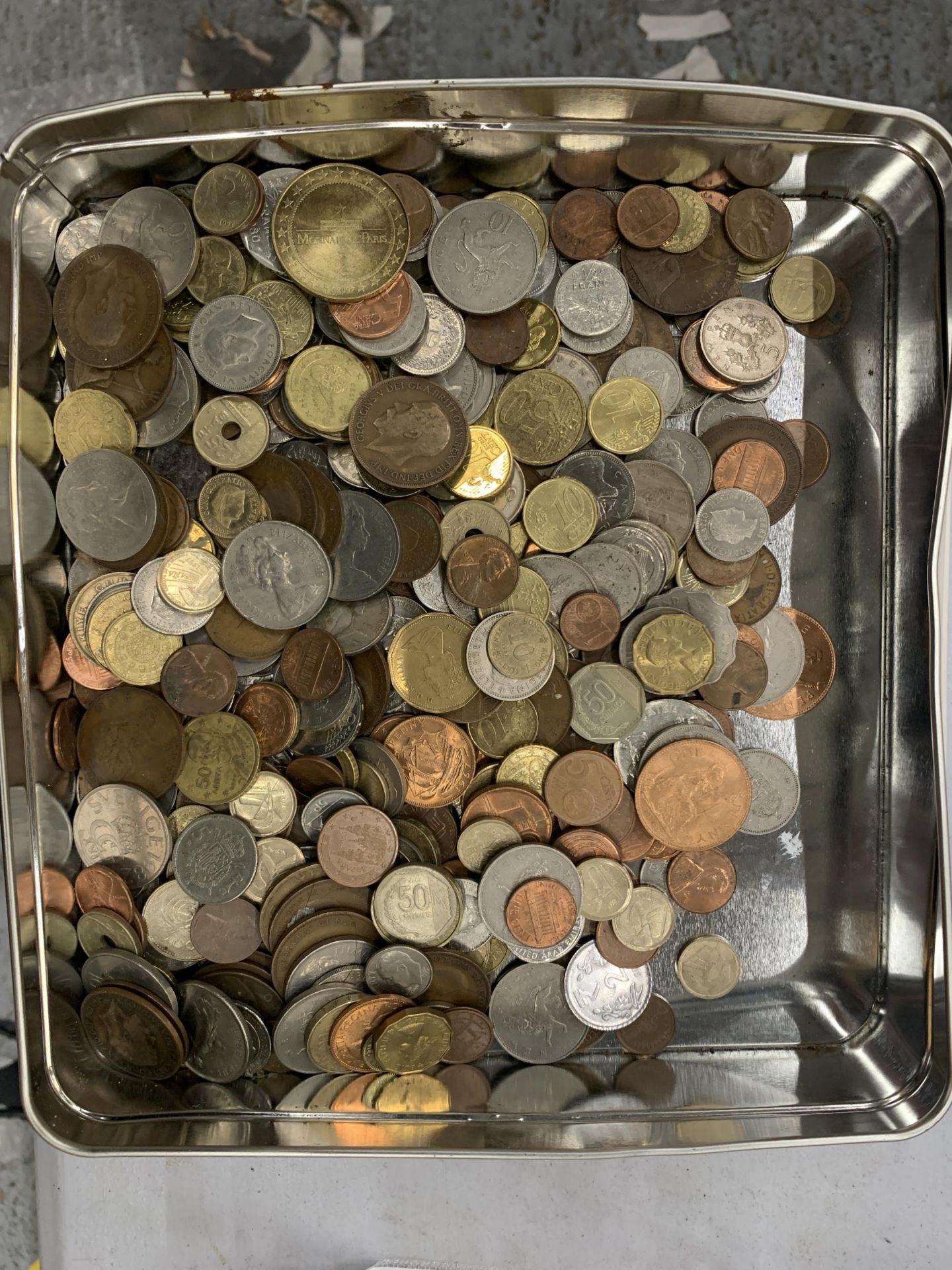 A COLLECTION OF VINTAGE WORLD COINS