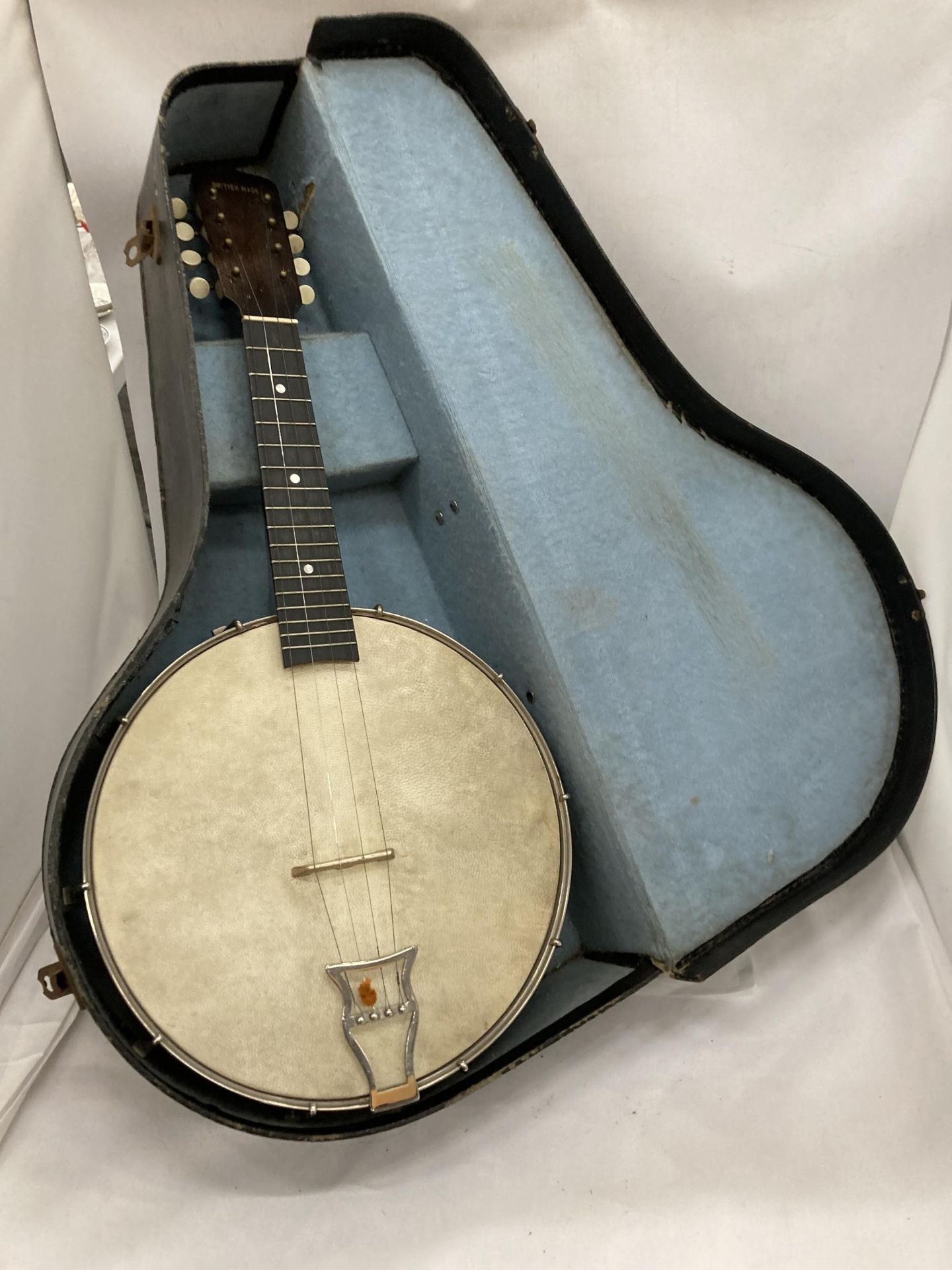 A BRITISH MADE VINTAGE CASED BANJO - Image 2 of 10