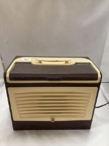 A VINTAGE PHILIPS RADIO