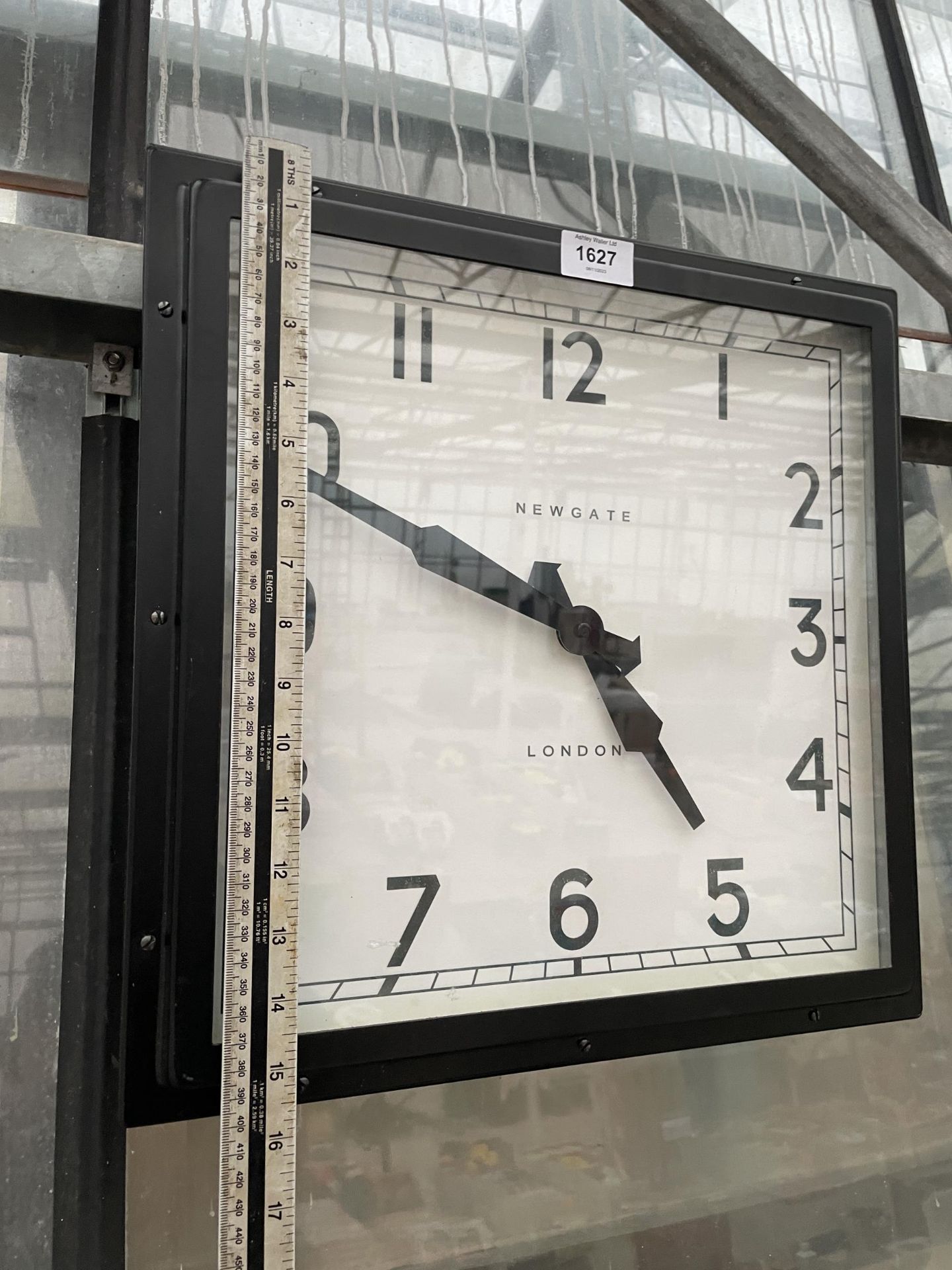 A RETRO STYLE NEWGATE LONDON WALL CLOCK - Image 3 of 3