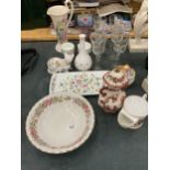 A QUANTITY OF GLASS AND CERAMIC ITEMS TO INCLUDE AYNSLEY, MINTON 'HADDON HALL', ETERNAL BEAU