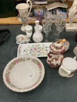 A QUANTITY OF GLASS AND CERAMIC ITEMS TO INCLUDE AYNSLEY, MINTON 'HADDON HALL', ETERNAL BEAU
