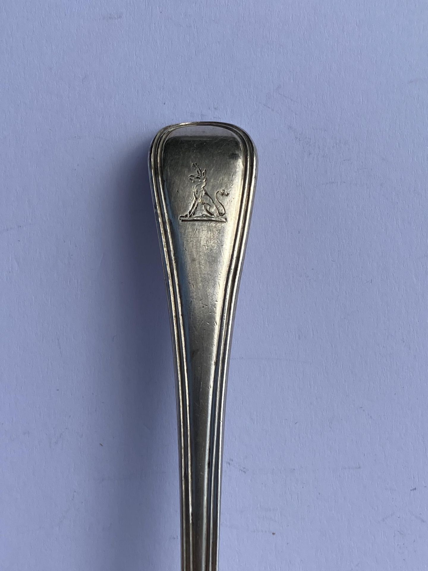 A VICTORIAN 1847 HALLMARKED LONDON SILVER LADLE, MAKER CHAWNER & CO, LENGTH 17 CM, WEIGHT 70 GRAMS - Image 2 of 4