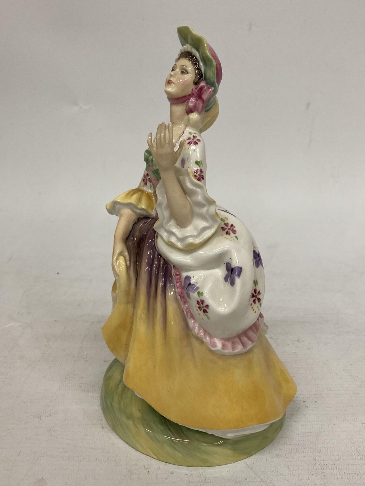 A PEGGY DAVIES FOR JANUS POTTERY BONE CHINA FIGURE - PEG WOFFINGTON ILLUSTRIOUS LADIES OF THE STAGE - Image 3 of 4