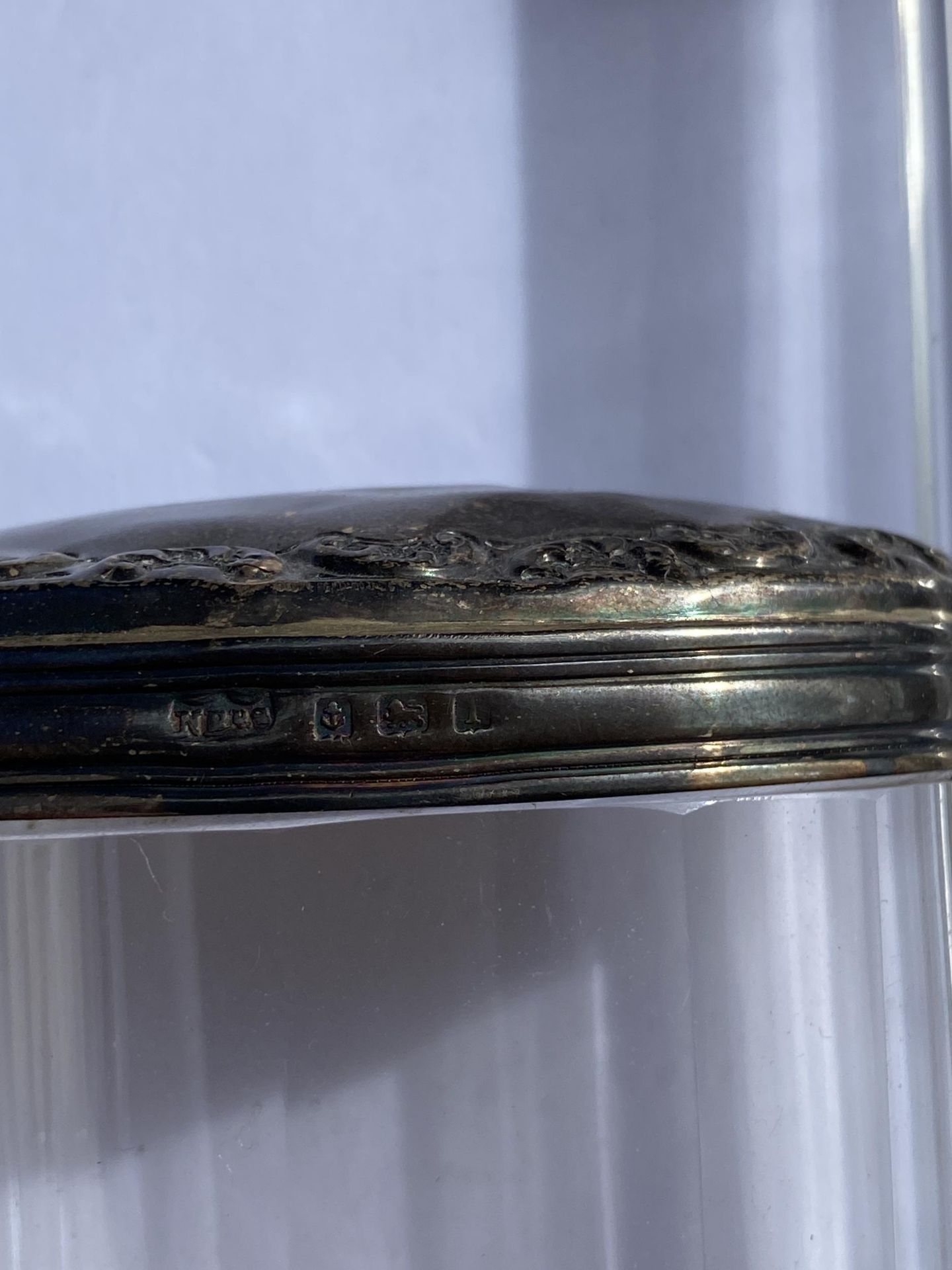 A GROUP OF THREE SILVER TOPPED DRESSING TABLE POTS, 2 X 1910 AND 1 X 1924, HEIGHT OF TALLEST 16 - Image 3 of 4