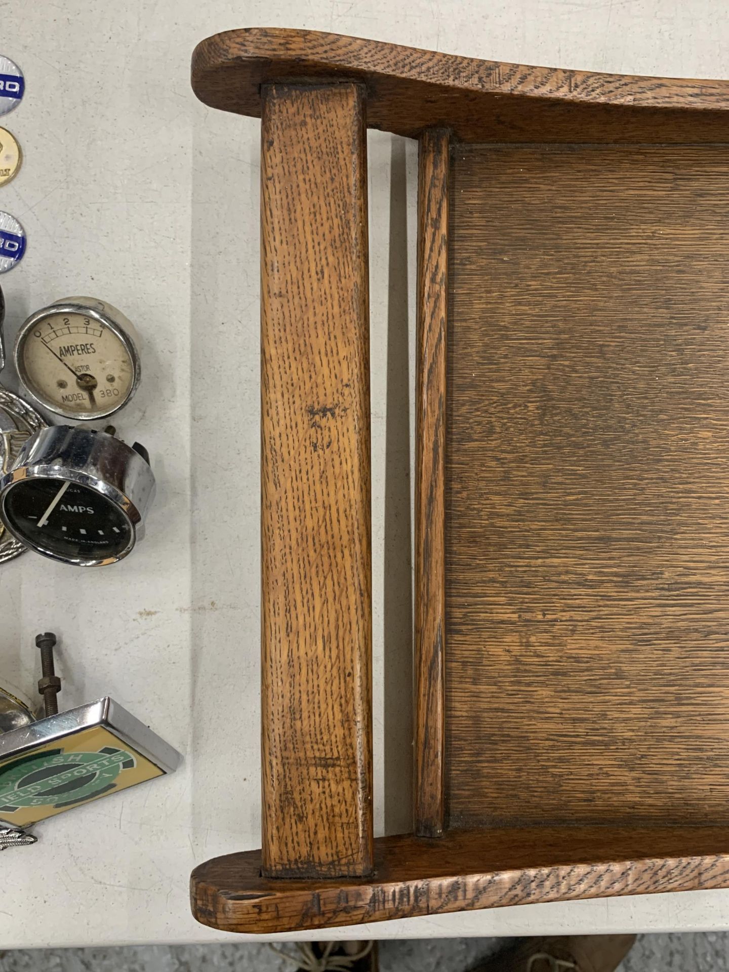 A VINTAGE OAK TRAY - Image 2 of 3