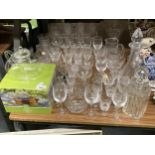 A MIXED LOT OF GLASSWARE TO INCLUDE BOXED GLASS TEAPOT, CUT GLASS DRINKING GLASSES ETC