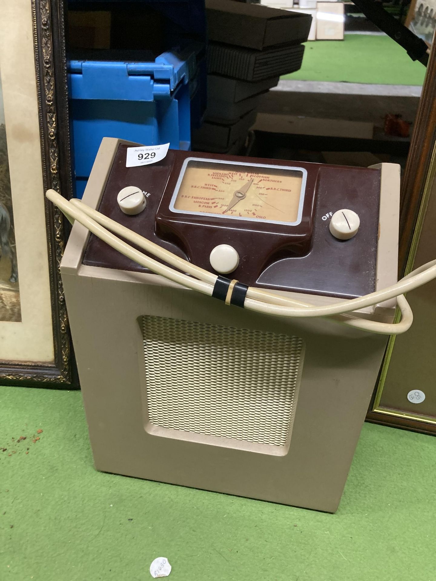 A VINTAGE COSSOR WOOD AND BAKELITE RADIO