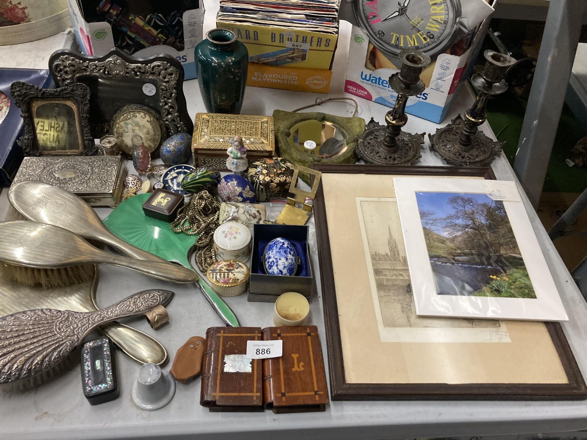 A LARGE MIXED LOT TO INCLUDE PHOTO FRAMES, A CLOISONNE VASE, CANDLESTICKS, PILL BOXES, A SILVER