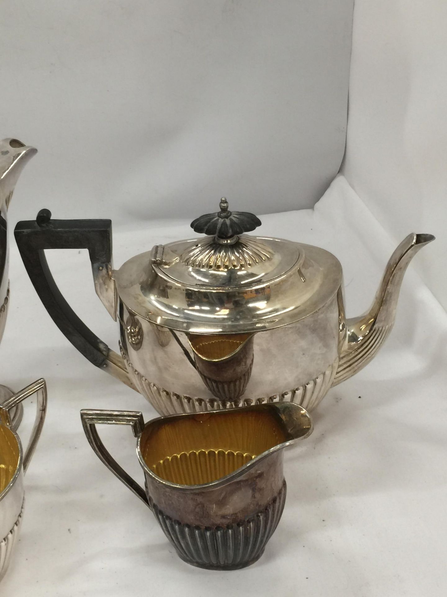 A WALKER AND HALL FOUR PIECE VINTAGE SILVER PLATED A1 EPNS TEA SET - Image 3 of 5