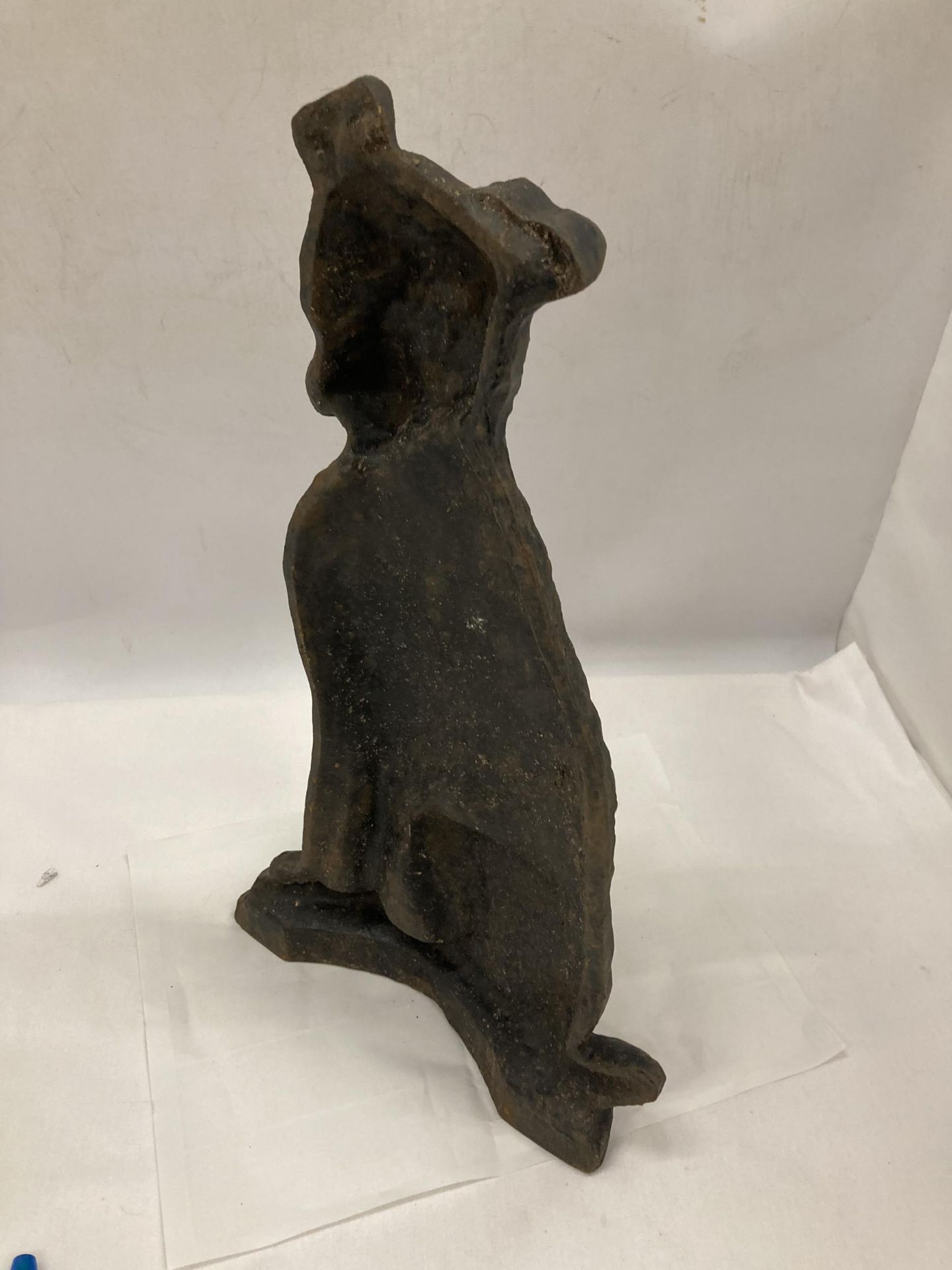 A VINTAGE CAST METAL DOG DOORSTOP - Image 2 of 2