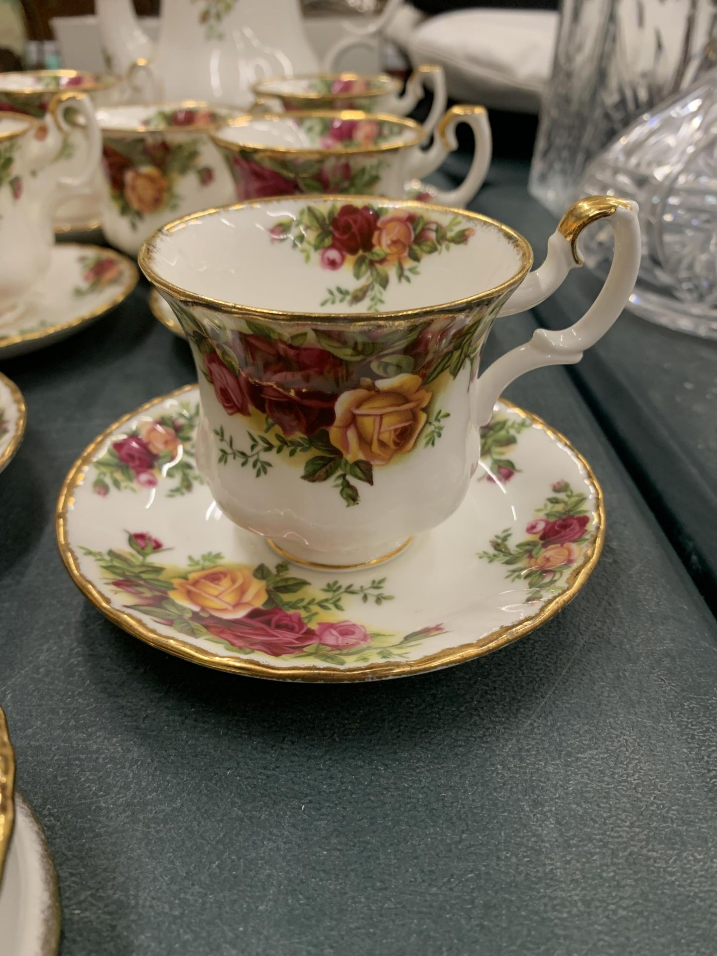 A ROYAL ALBERT OLD COUNTRY ROSES COFFEE SET COMPRISING COFFEE POT, CUPS SAUCERS ETC - Image 2 of 3