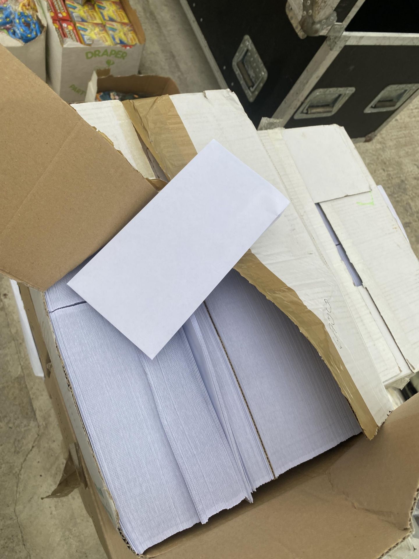 A LARGE QUANTITY OF POSTAGE ENVELOPES - Image 3 of 3