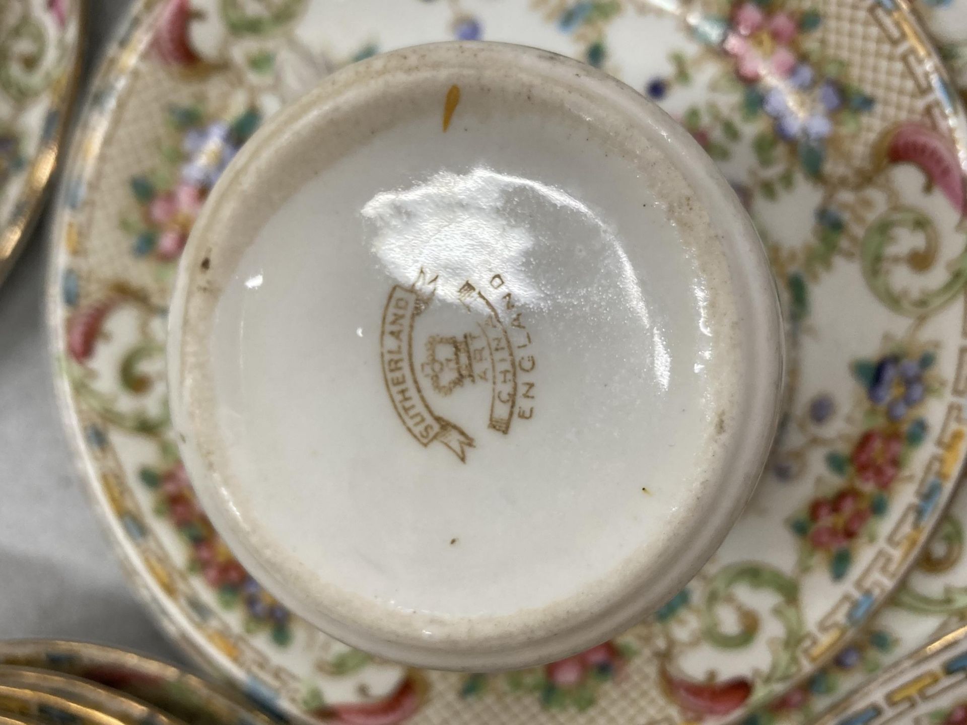A COLLECTION OF VINTAGE TEA CUPS AND SAUCERS - PHOENIX AND SUTHERLAND ETC - Image 6 of 6