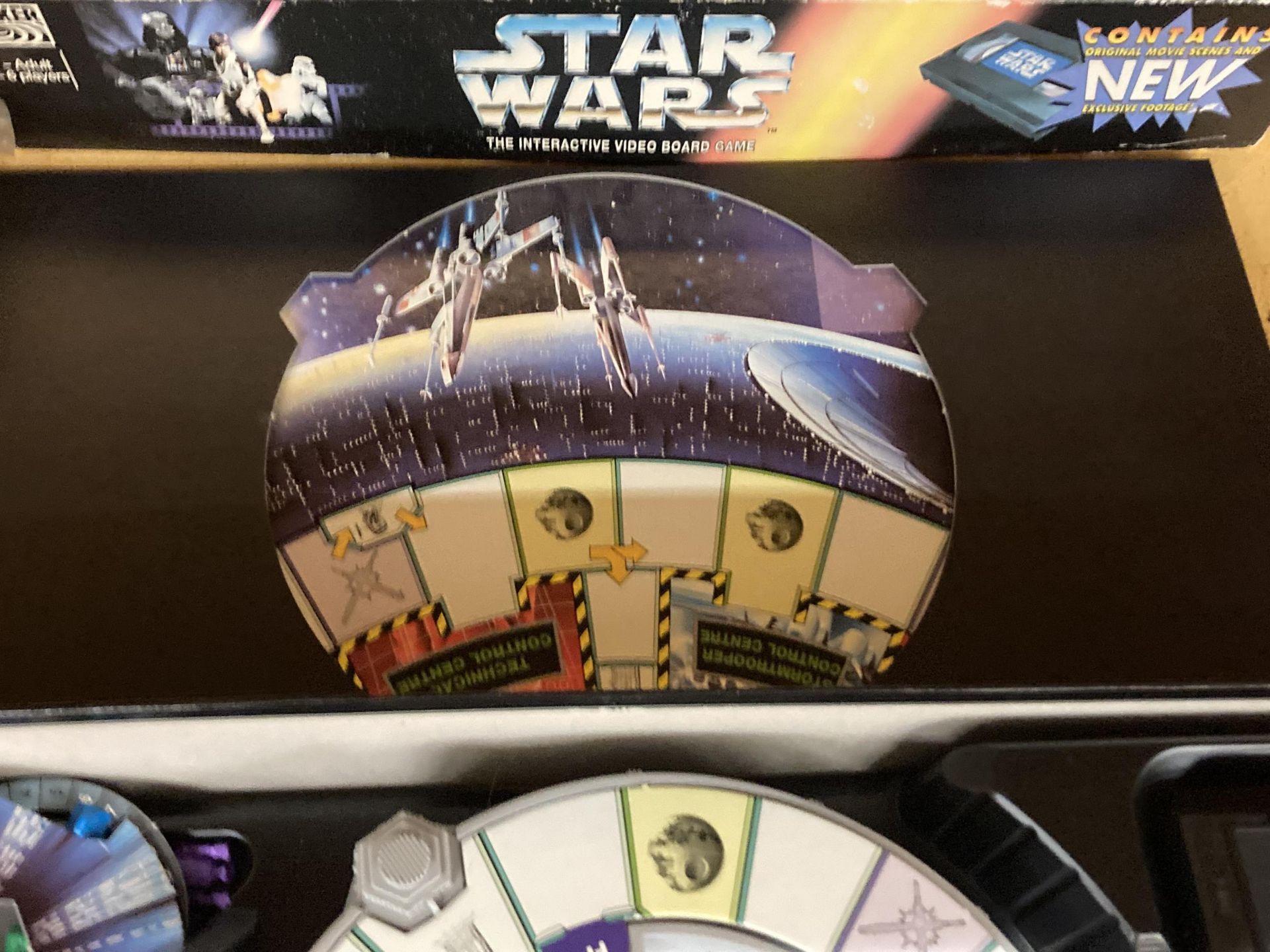 A STAR WARS INTERACTIVE VIDEO BOARD GAME COMPLETE FROM 1995 IN ORIGINAL BOX - Image 3 of 4