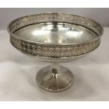 A GEORGE V 1918 SILVER HALLMARKED SHEFFIELD PEDESTAL BOWL WITH PIERCED GALLERY, MAKERS WALKER AND
