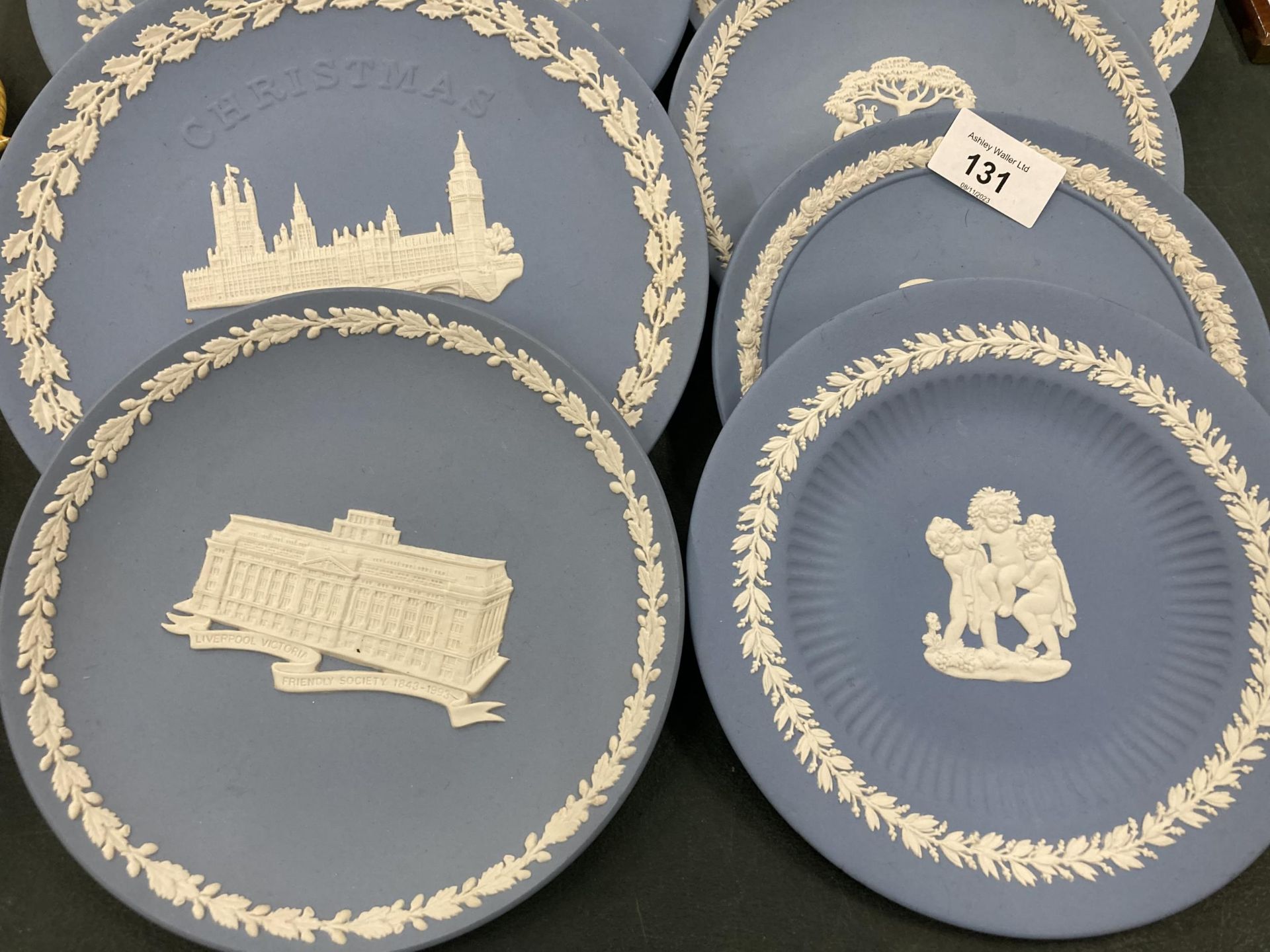A COLLECTION OF WEDGWOOD JASPERWARE CABINET PLATES - 11 IN TOTAL - Image 2 of 4