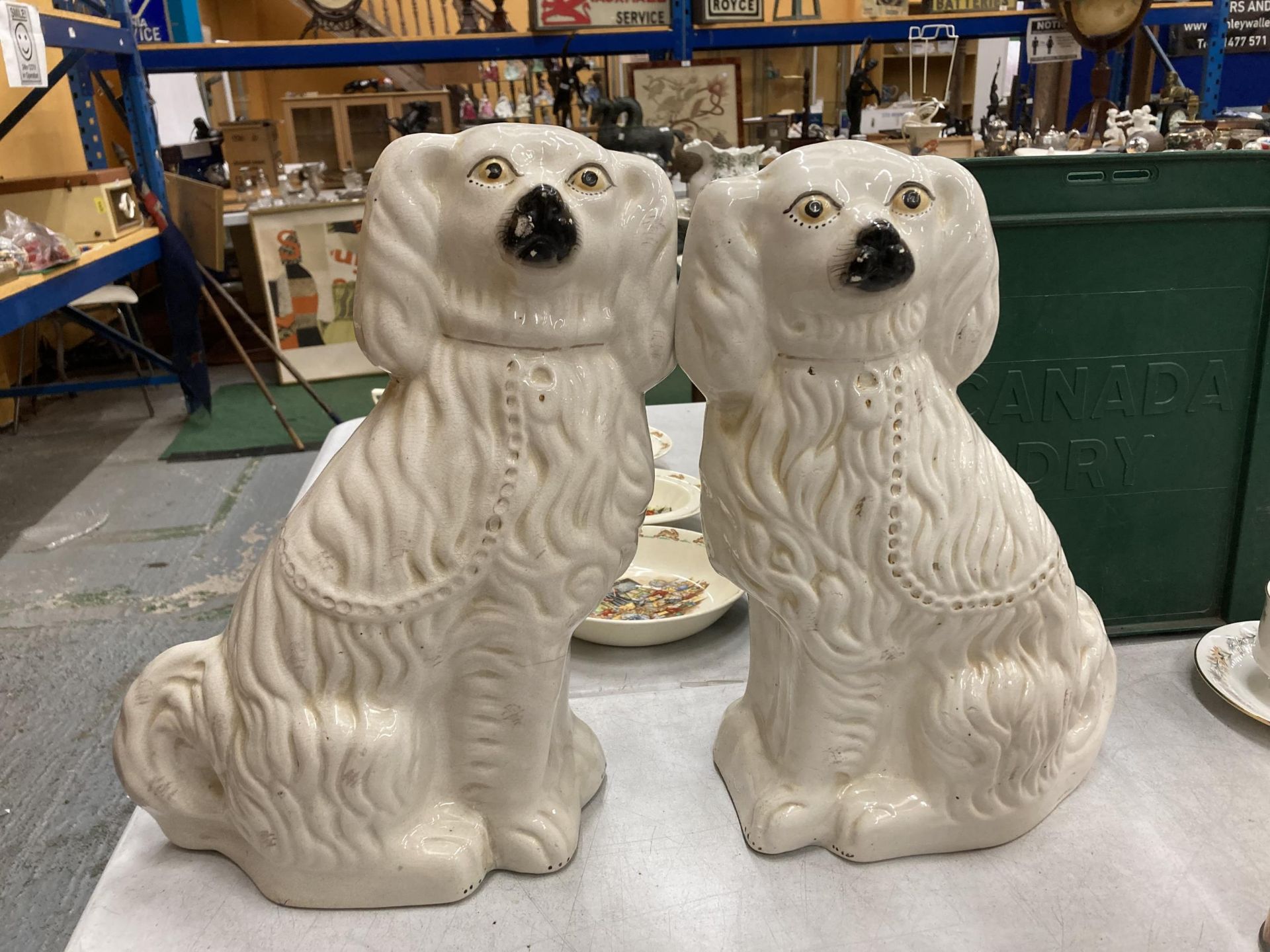 A GROUP OF THREE VINTAGE STAFFORDSHIRE SPANIELS - Image 2 of 2
