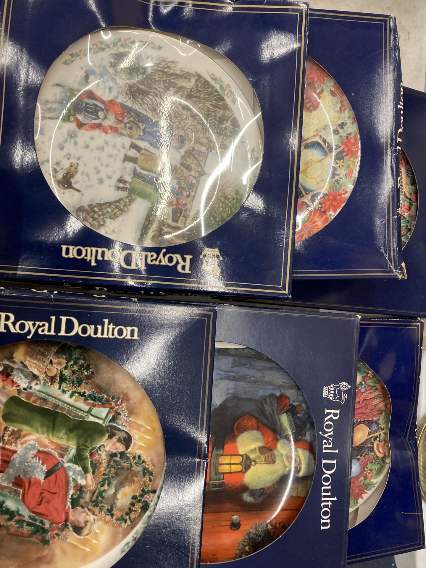 A COLLECTION OF ROYAL DOULTON CHRISTMAS CABINET PLATES - 9 IN TOTAL - Image 4 of 5