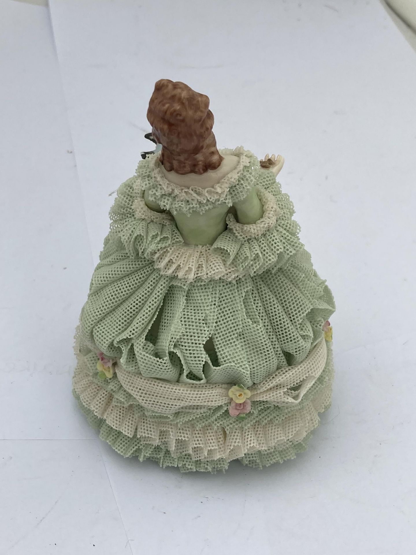 A VINTAGE DRESDEN LACE MZ IRISH 'LOLITA' IRELAND FIGURE - Bild 2 aus 3