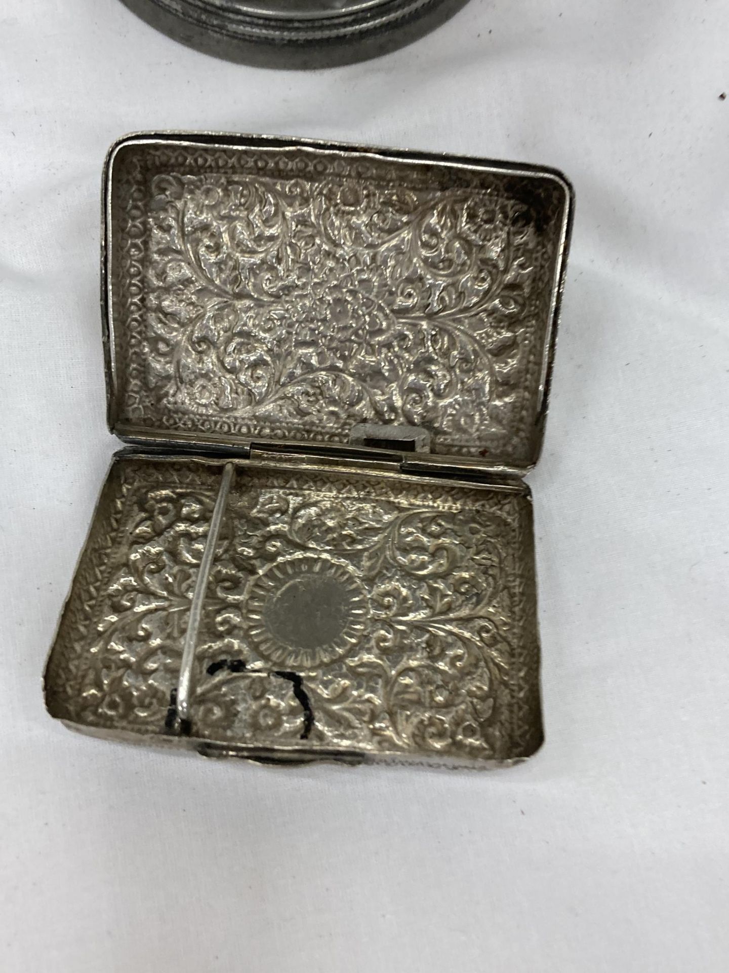 TWO ITEMS - A PEWTER PEDESTAL VASE AND A SILVER PLATED CIGARETTE CASE - Image 3 of 4