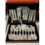 A SANDERS AND BOWERS OF SHEFFIELD, BOXED CANTEEN OF CUTLERY, AS NEW