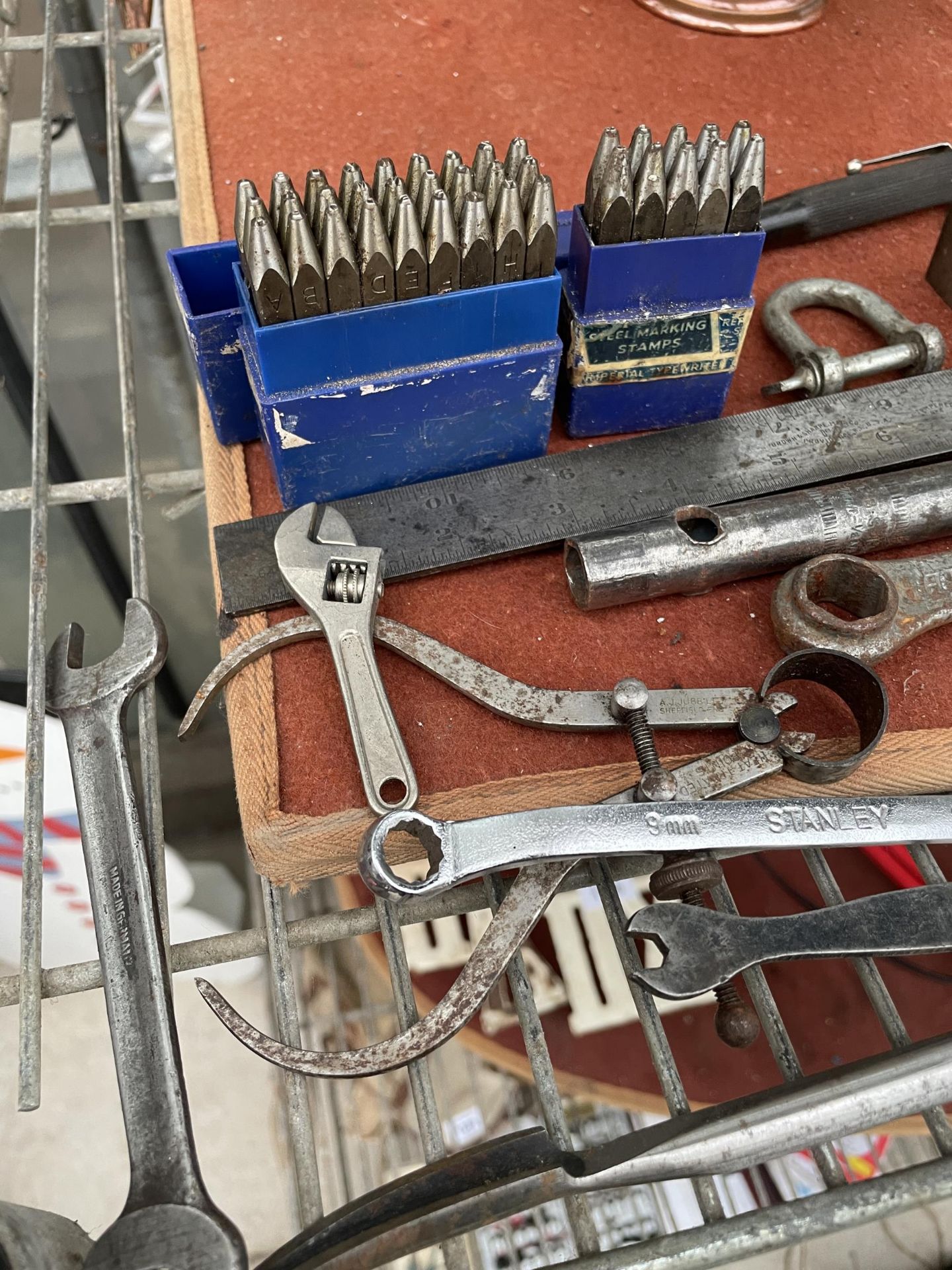 AN ASSORTMENT OF ENGINEERS TOOLS TO INCLUDE LETTER PUNCHES, A SET SQUARE AND SPANNERS ETC - Image 2 of 3