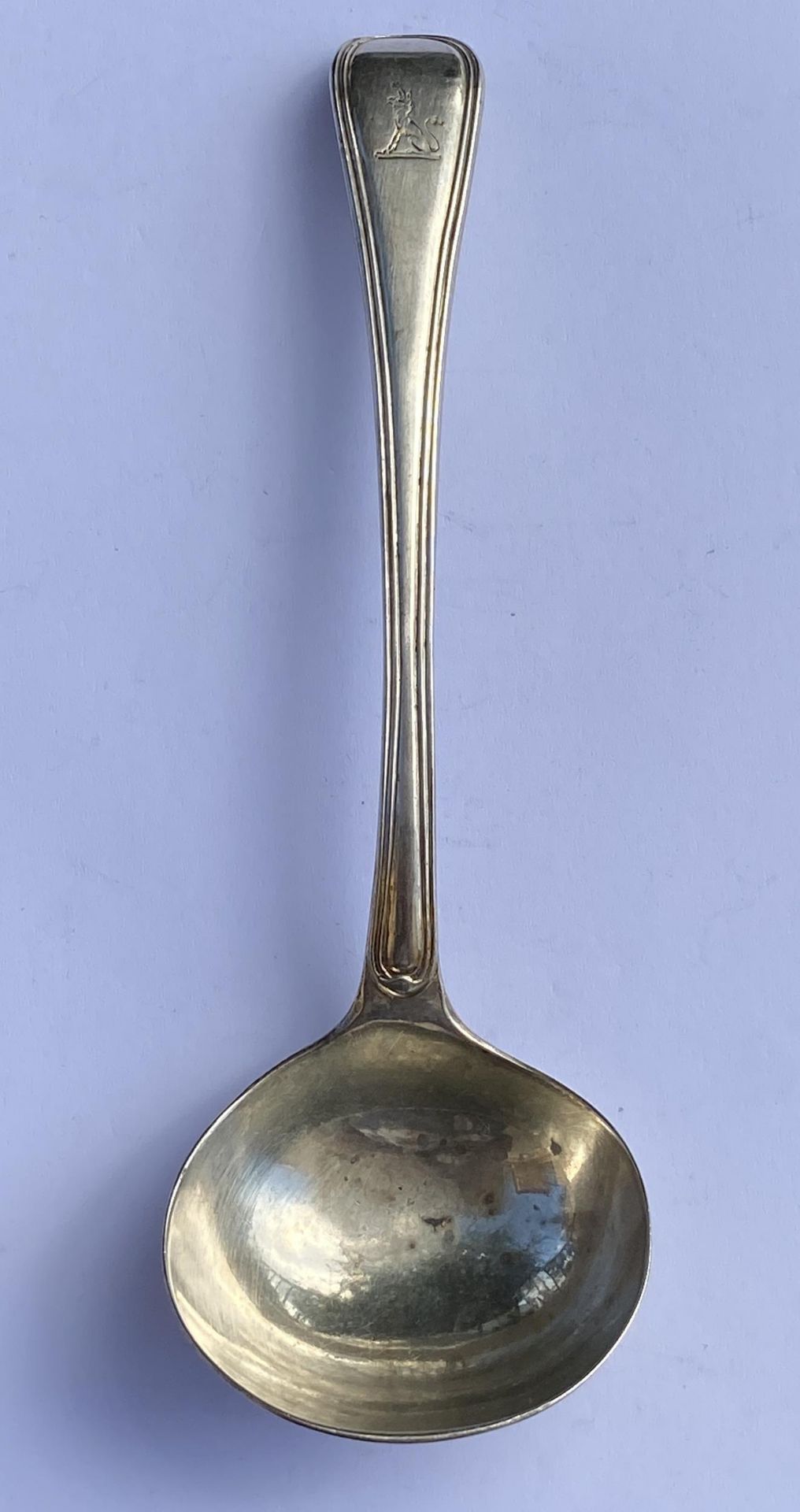 A VICTORIAN 1847 HALLMARKED LONDON SILVER LADLE, MAKER CHAWNER & CO, LENGTH 17 CM, WEIGHT 70 GRAMS