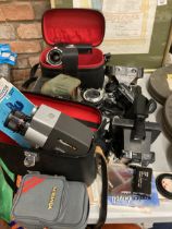 A COLLECTION OF VINTAGE CAMERAS AND ACCESSORIES TO INCLUDE A SIGMA SCA-5 BOXED, KODAK BROWNIES,