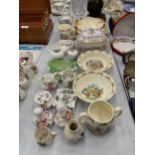 A MIXED LOT OF CERAMICS TO INCLUDE ROYAL DOULTON BUNNKYKINS, CROWN DUCAL, VEGETABLE TUREEN ON