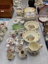 A MIXED LOT OF CERAMICS TO INCLUDE ROYAL DOULTON BUNNKYKINS, CROWN DUCAL, VEGETABLE TUREEN ON