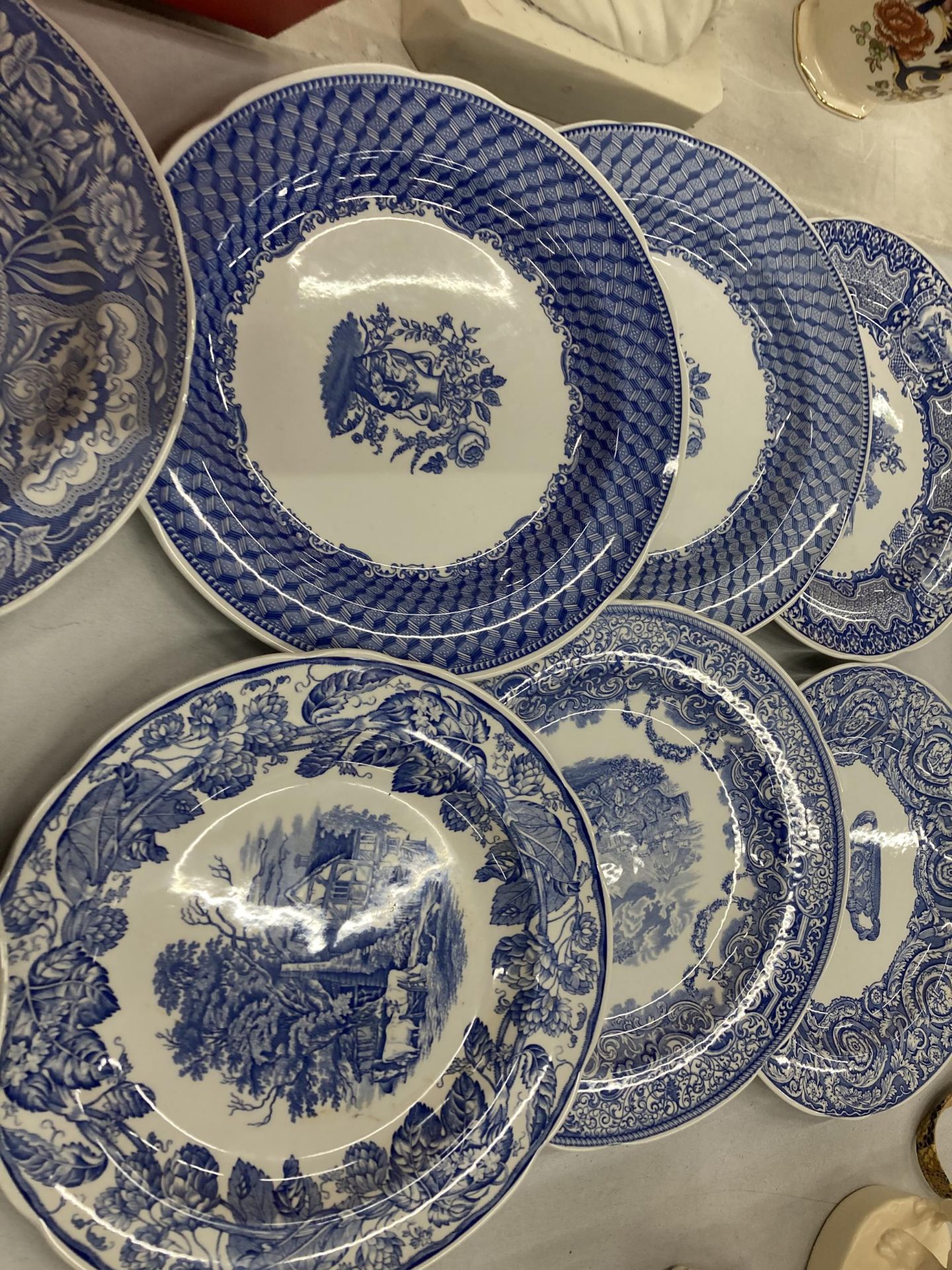A COLLECTION OF 'THE SPODE BLUE ROOM' CABINET PLATES - 8 IN TOTAL - Image 3 of 6