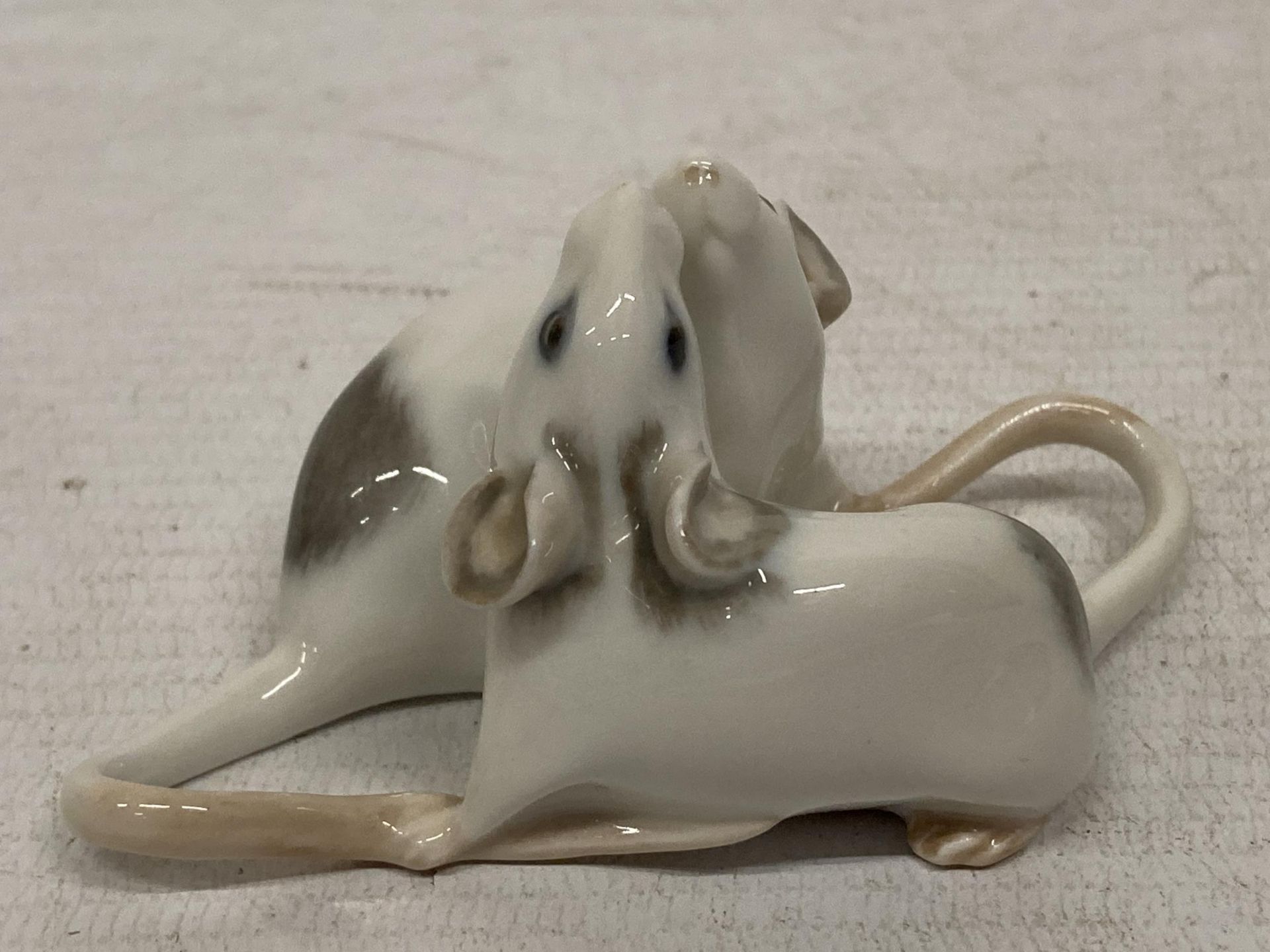 A ROYAL COPENHAGEN 1960 MICE FIGURE, MODEL NUMBER 521, MODELLED BY ARNOLD KROG IN 1903, MARKED TO - Image 3 of 4
