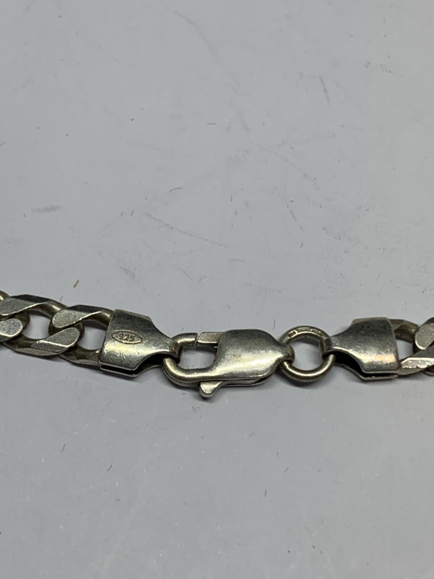 A 20" SILVER FLAT LINK NECK CHAIN - Image 3 of 3