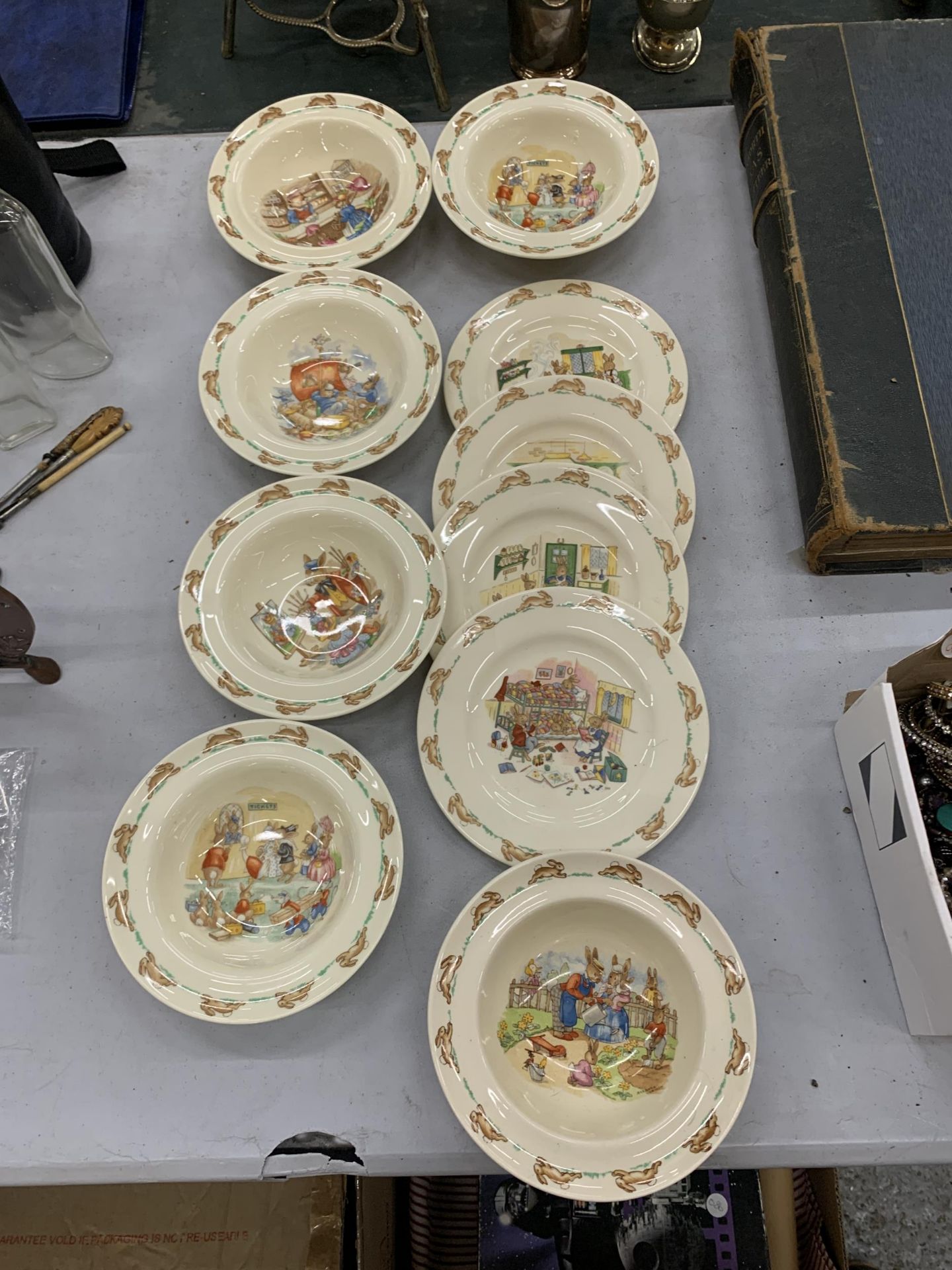 A COLLECTION OF ROYAL DOULTON BUNNYKINS DISHES AND PLATES