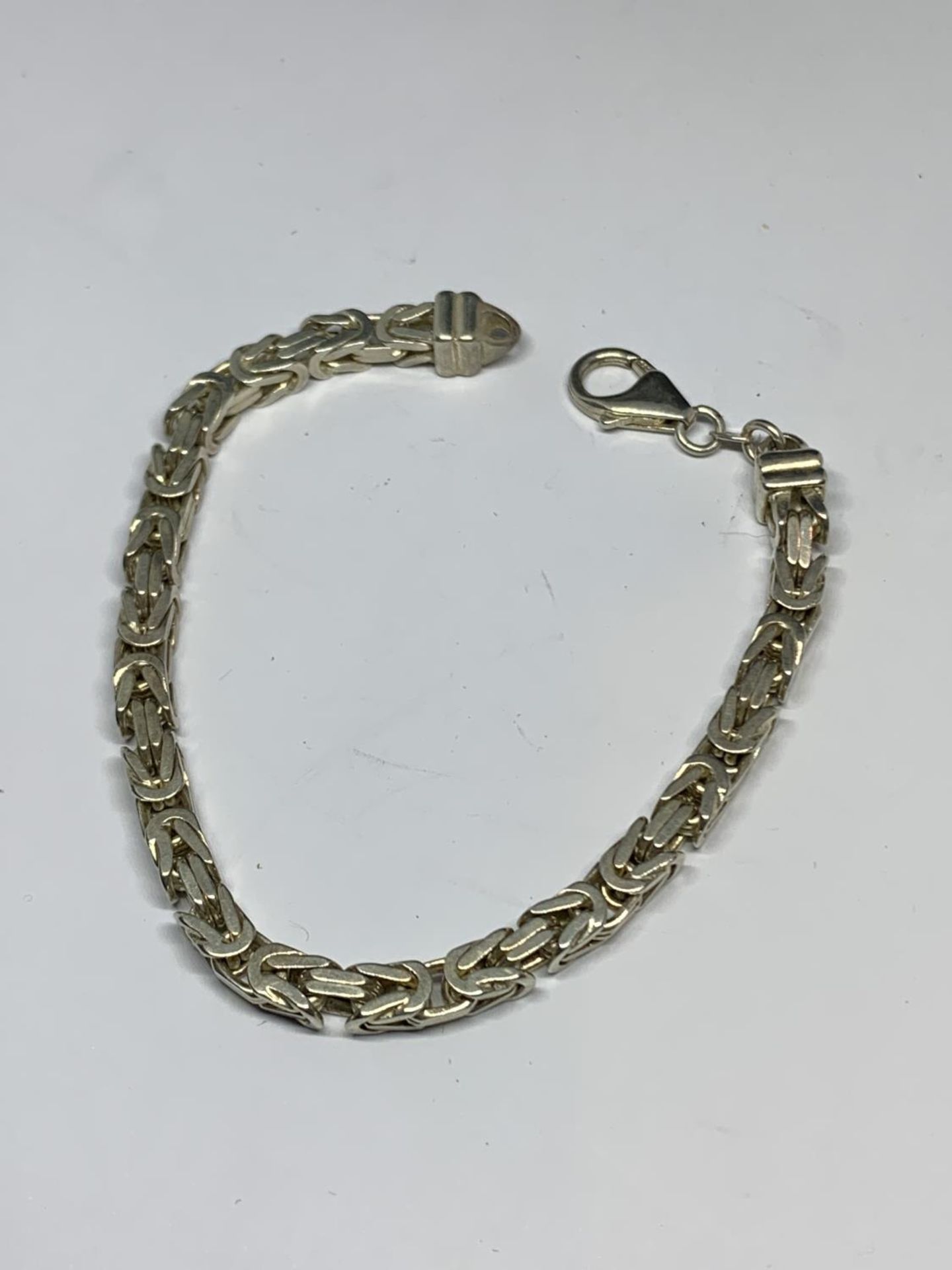 A GENTS SILVER HEAVY BYZANTINE BRACELET