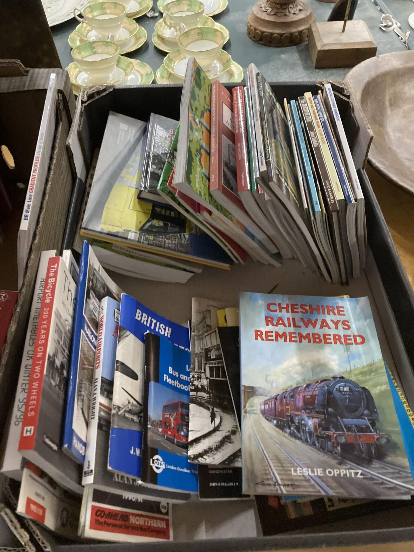 A LARGE QUANTITY OF TRANSPORT BOOKS TO INCLUDE TRAINS, CARS AND PLANES - Image 2 of 3