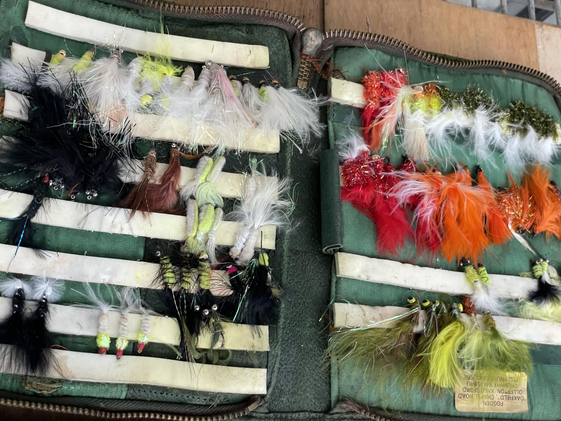 A LARGE ASSORTMENT OF CASED FLY FISHING FLIES - Bild 3 aus 4