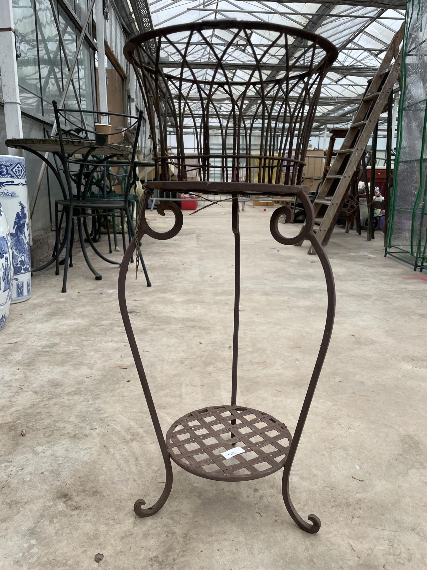 A VINTAGE METAL PLANT STAND WITH WIRE BASKET TOP - Image 2 of 3