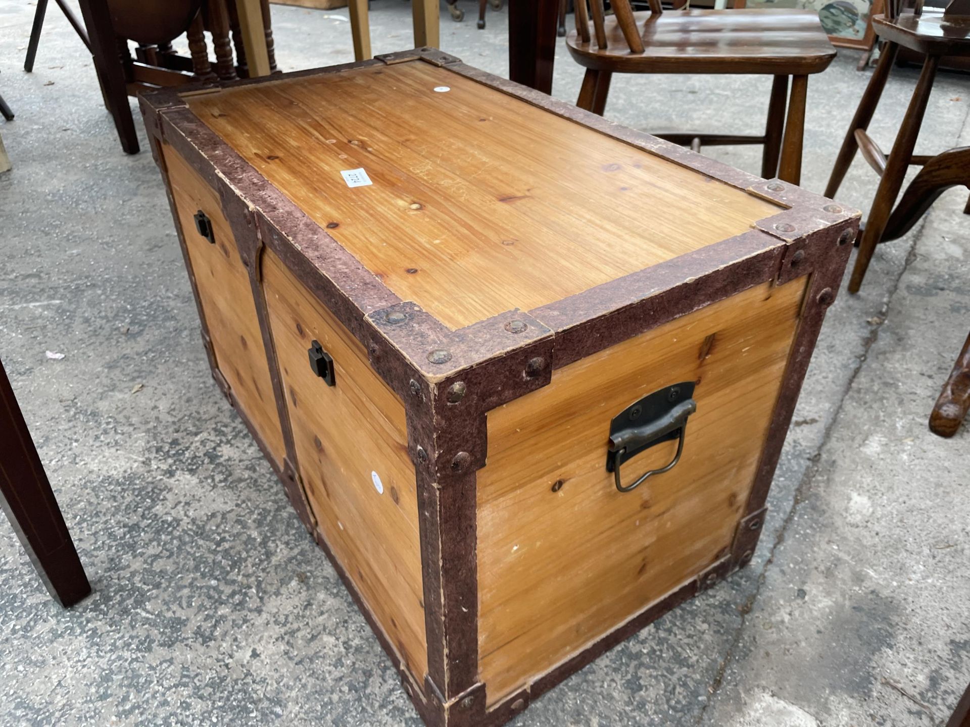 A TUCK BOX WITH SIMULATED METALWARE FRAME, 26.5 X 15.5" - Image 2 of 3