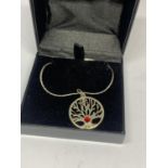 A SILVER BOXED NECKLACE