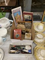 A MIXED VINTAGE LOT TO INCLUDE PENS, A TABLE LIGHTER, GUIDEBOOKS, SMALL METAL 'SAFE', ETC