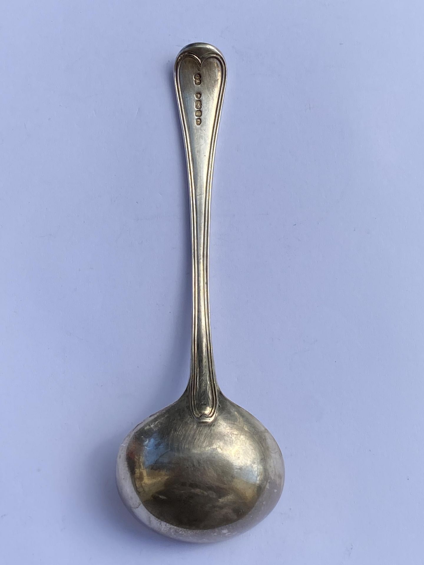 A VICTORIAN 1847 HALLMARKED LONDON SILVER LADLE, MAKER CHAWNER & CO, LENGTH 17 CM, WEIGHT 70 GRAMS - Image 3 of 4