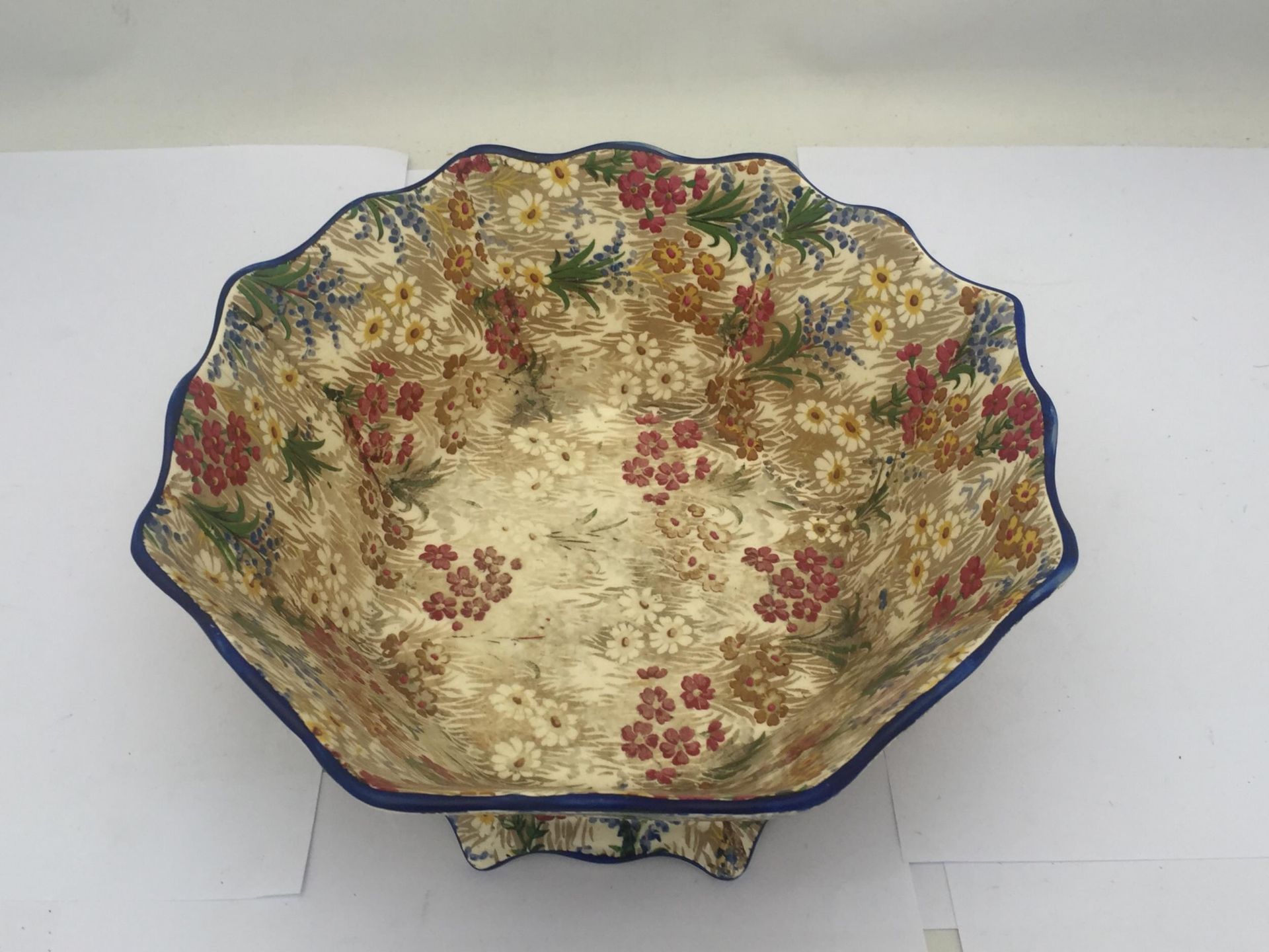 A VINTAGE GRIMWADES ROYAL WINTON FLORAL CERAMIC BOWL -A/F - Bild 2 aus 3