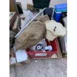 AN ASSORTMENT OF HOUSEHOLD CLEARANCE ITEMS