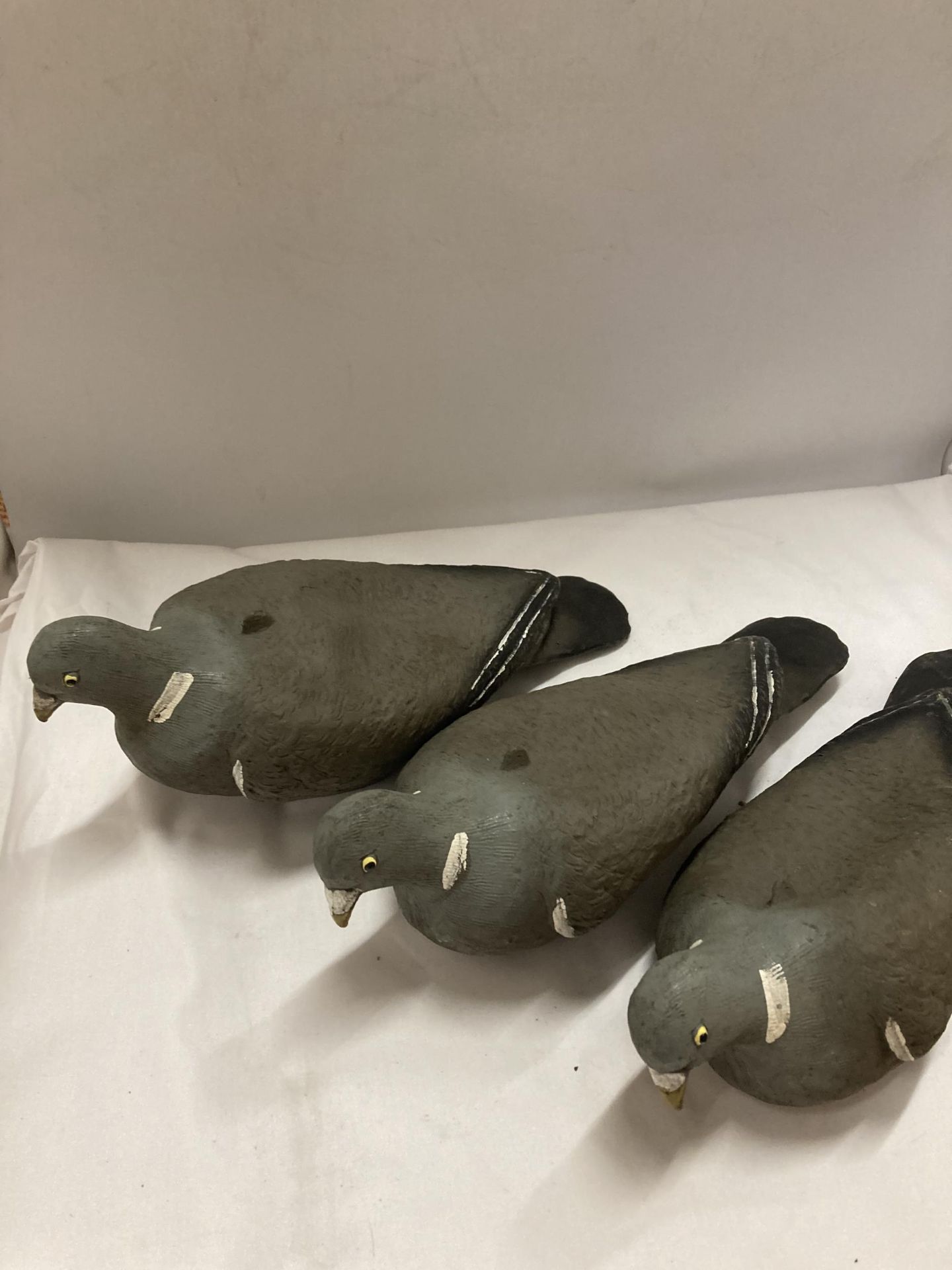 THREE VINTAGE FLEXICOY PIGEON DECOYS WITH ORIGINAL PEGS - Image 2 of 3