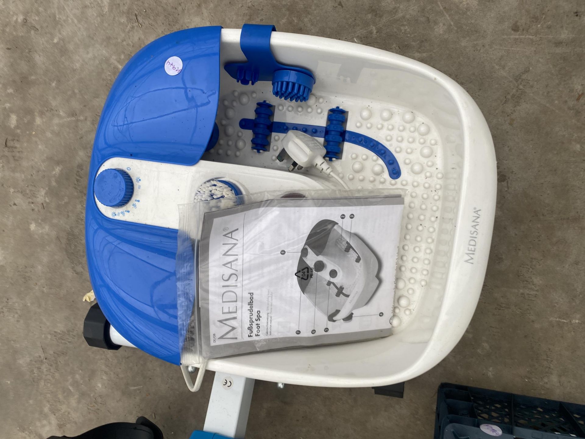 AN EXERCISE BIKE AND A FOOT SPA - Image 3 of 3