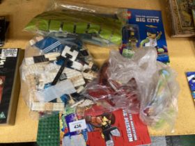 A BUNDLE OF VINTAGE LEGO TO INCLUDE LEGO FRIENDS, SPACE, ETC