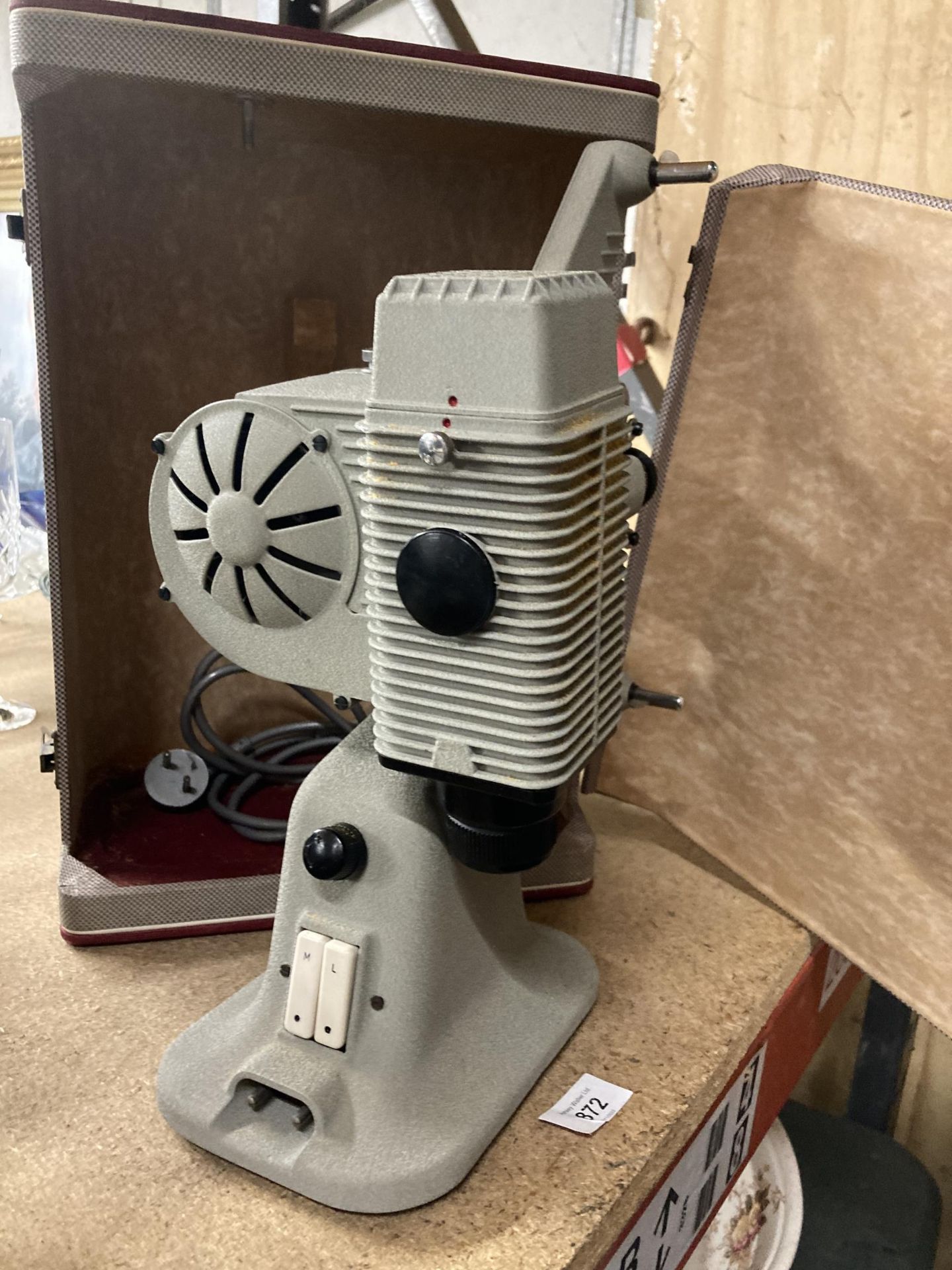 A VINTAGE ASTRO 8MM FILM PROJECTOR WITH BOX - Image 3 of 3