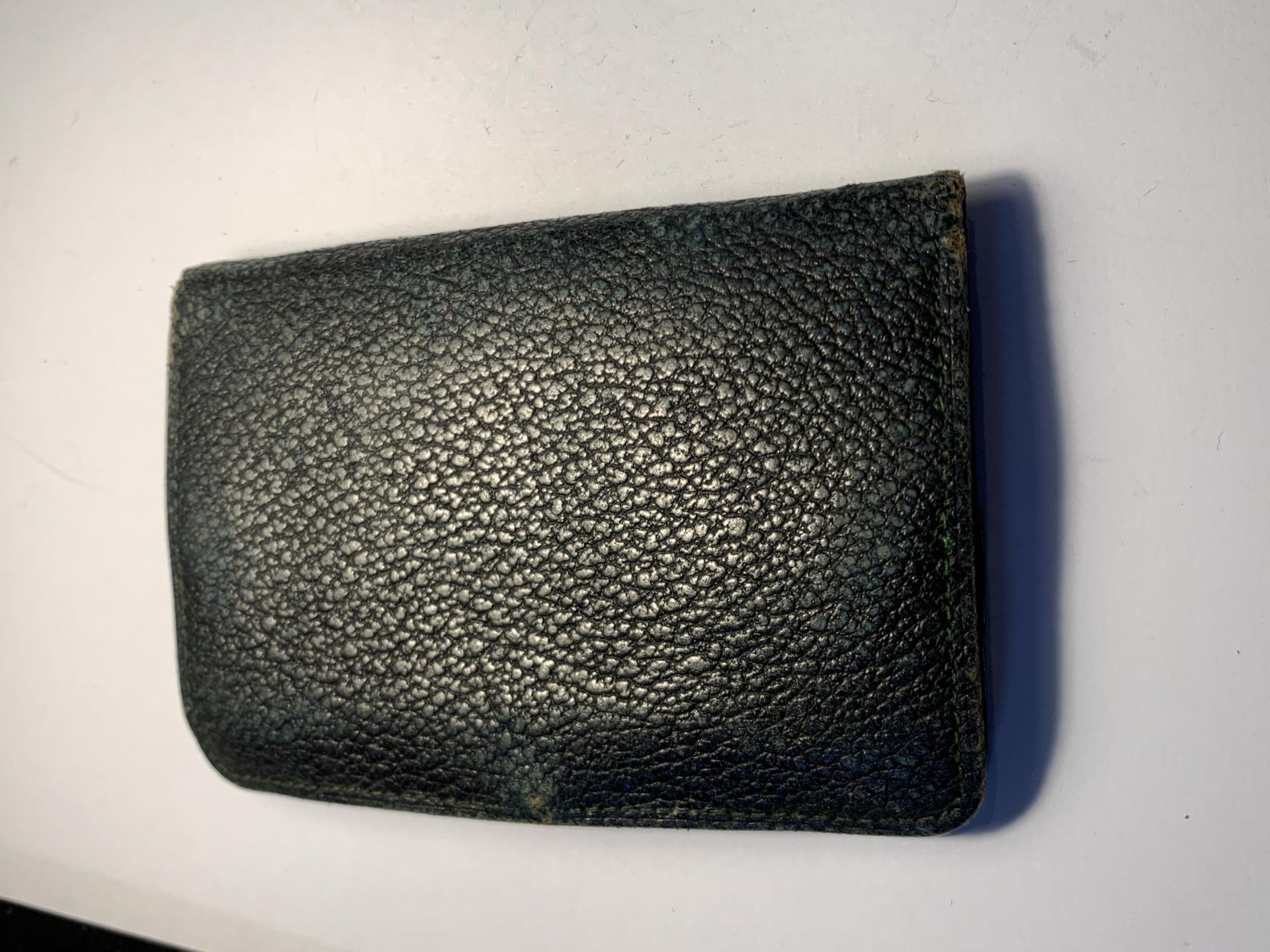 A SILVER AND LEATHER PURSE - Image 4 of 5